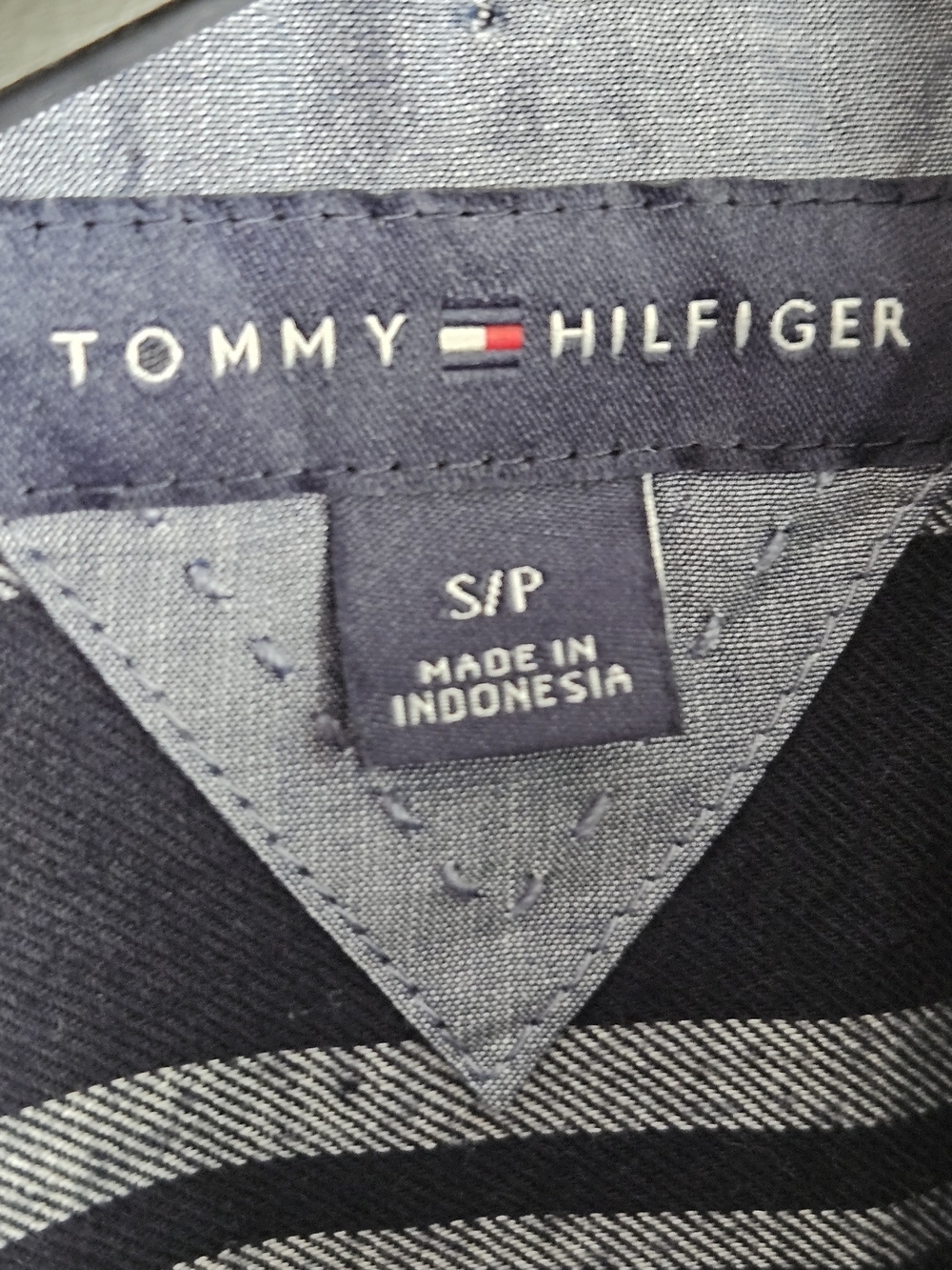 Tommy Hilfiger Plaid Roll-Tab Sleeve Button Down Shirt Small Navy Blue White - Picture 5 of 16